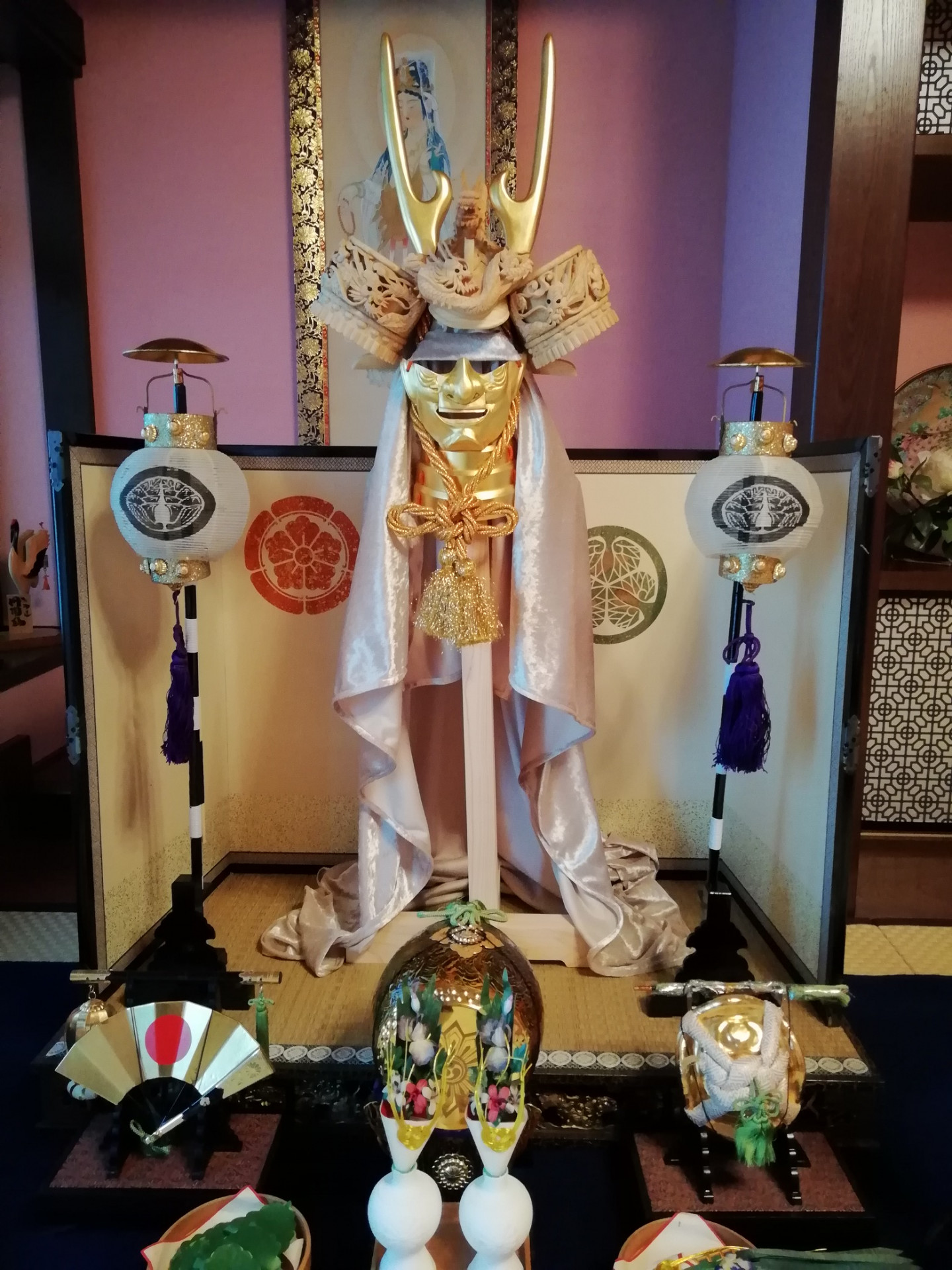 過去の豪華な別注兜