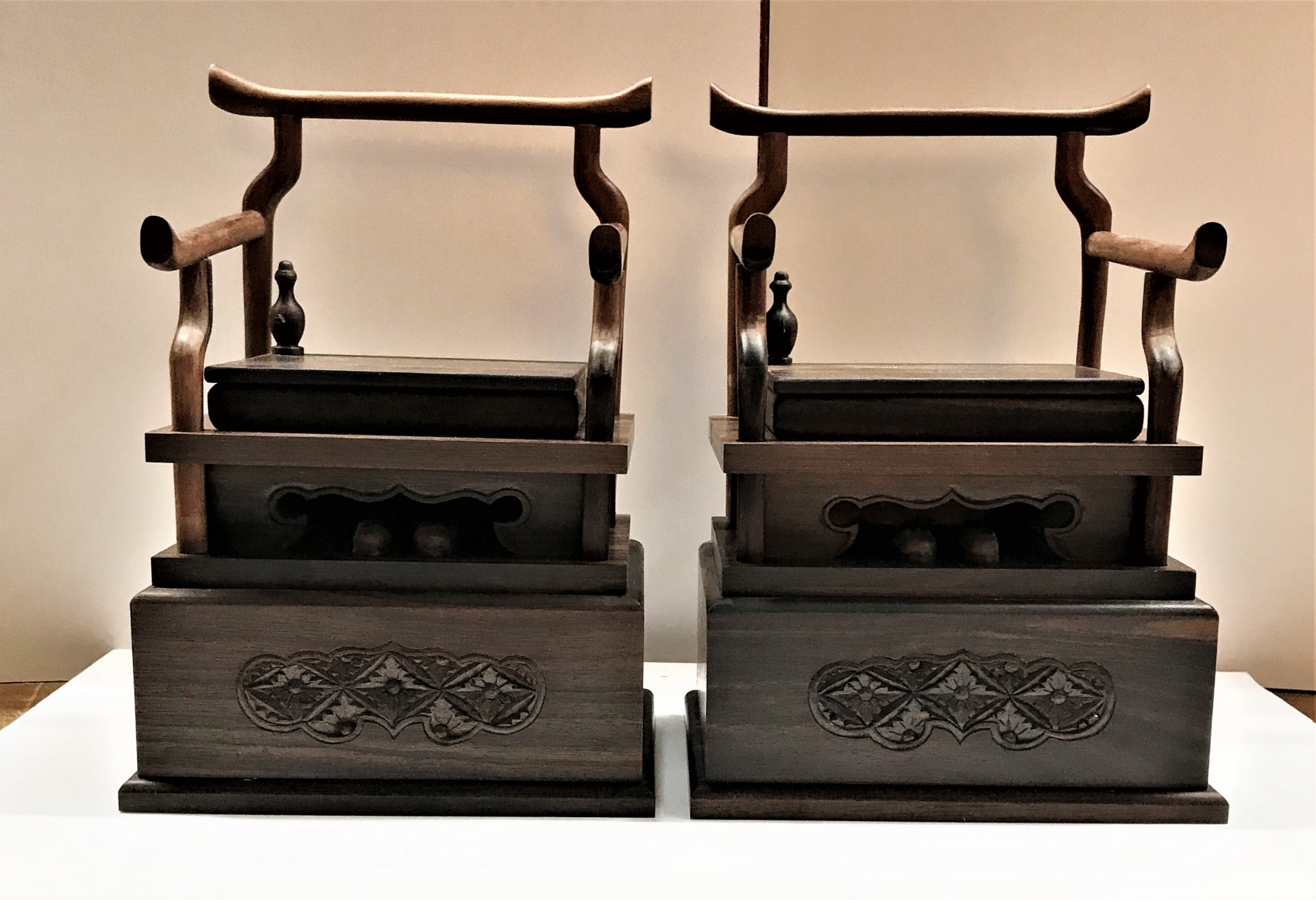 仏像の台座が完成しました。